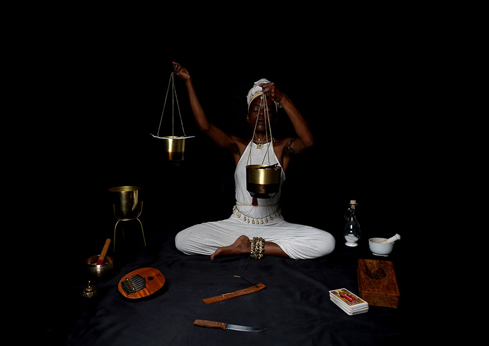 Sekai Machache: Mundane